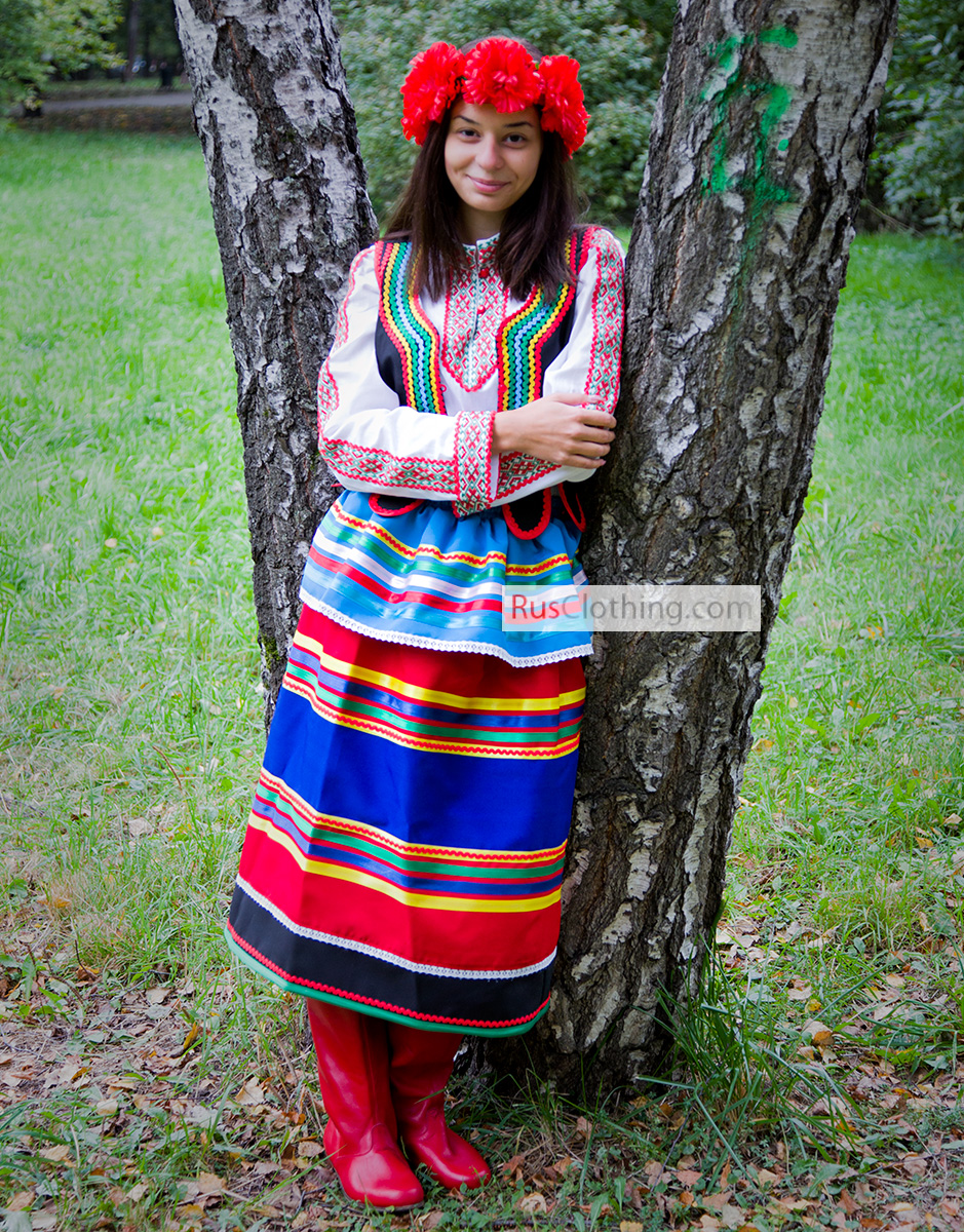 Polish folk costume women - national clothing Poland