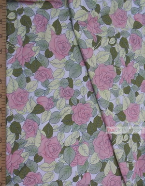 Tissu coton fleuri au metre ''Pink Roses On White''}