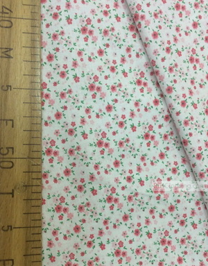 Tissu coton fleuri au metre ''Small, Pink Flowers On White''}