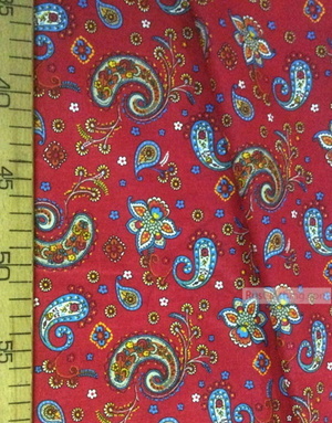 Tissu folklorique au metre ''Flowers With Paisley On Red''}