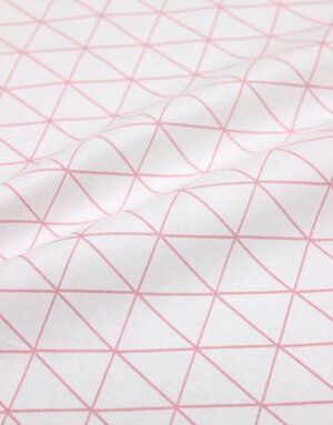 {[en]:Poplin cotton ''Geometric triangles dark red''}