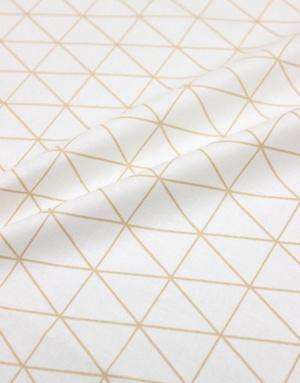 {[en]:Poplin cotton ''Geometric triangles sand''}