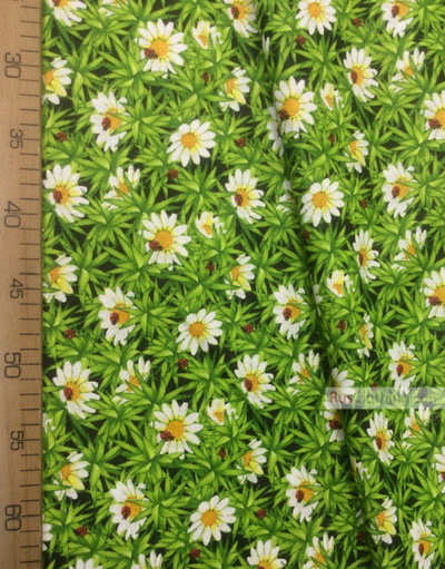 Tissu coton fleuri au metre ''White Daisies On A Green Field''}