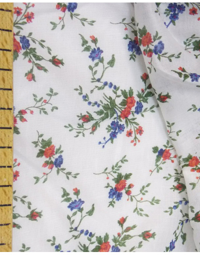 {[en]:Russian pattern cotton fabric Corsage on a white field}