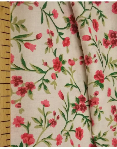 {[en]:Russian pattern cotton fabric Red flowers in a creamy field}